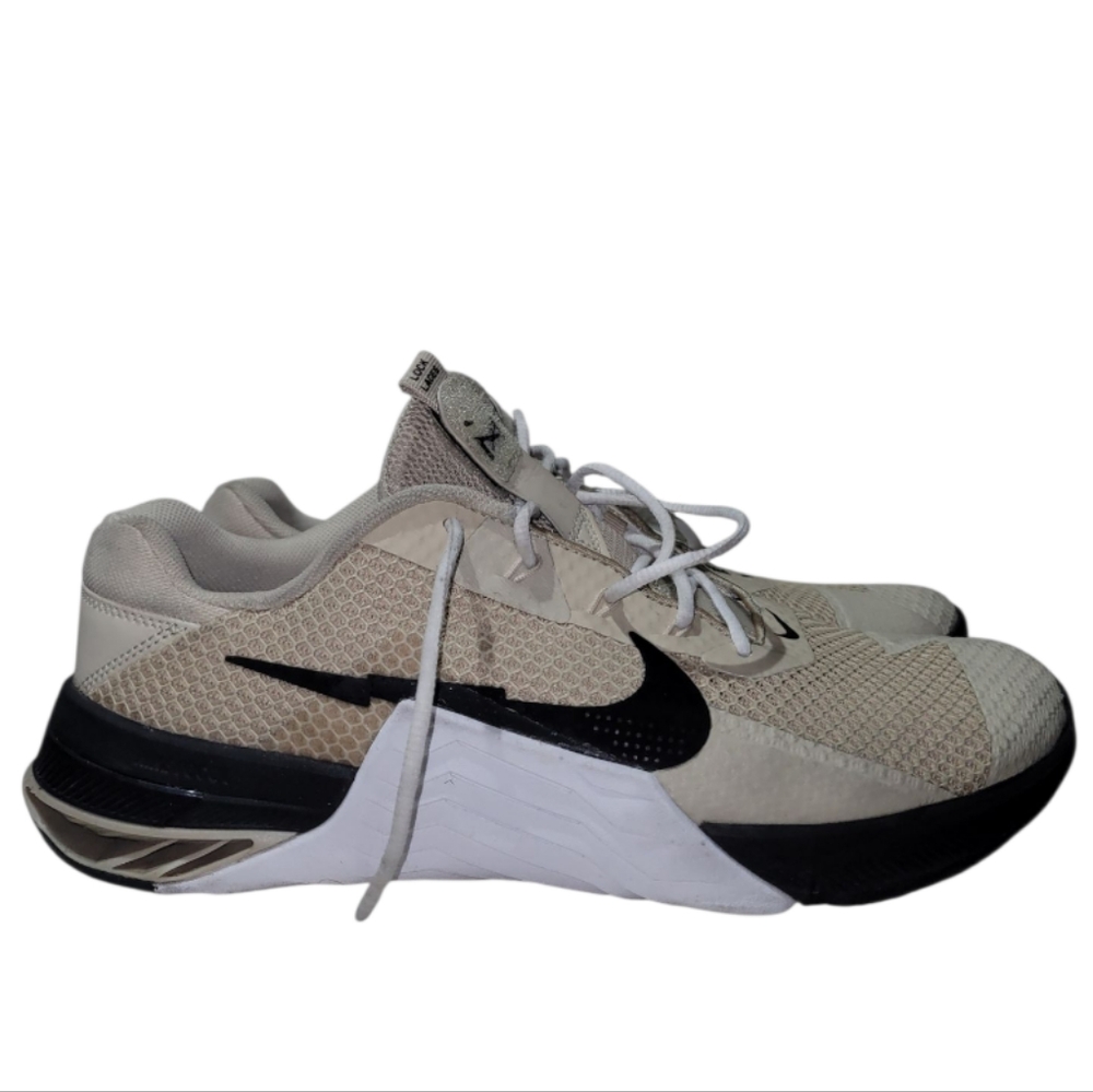 Nike Metcon 7 White Black Gold Mens Sz 10.5 Training Shoes DJ7031-991